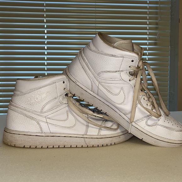 Jordan 1s - Picture 2 of 6
